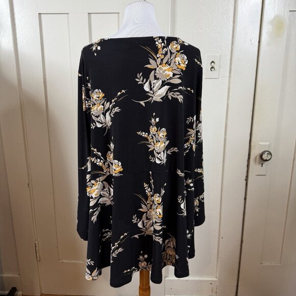 Susan Graver Plus Size 3X Tunic Blouse 3XL Black Floral QVC Romantic Liquid Knit - Picture 4 of 9
